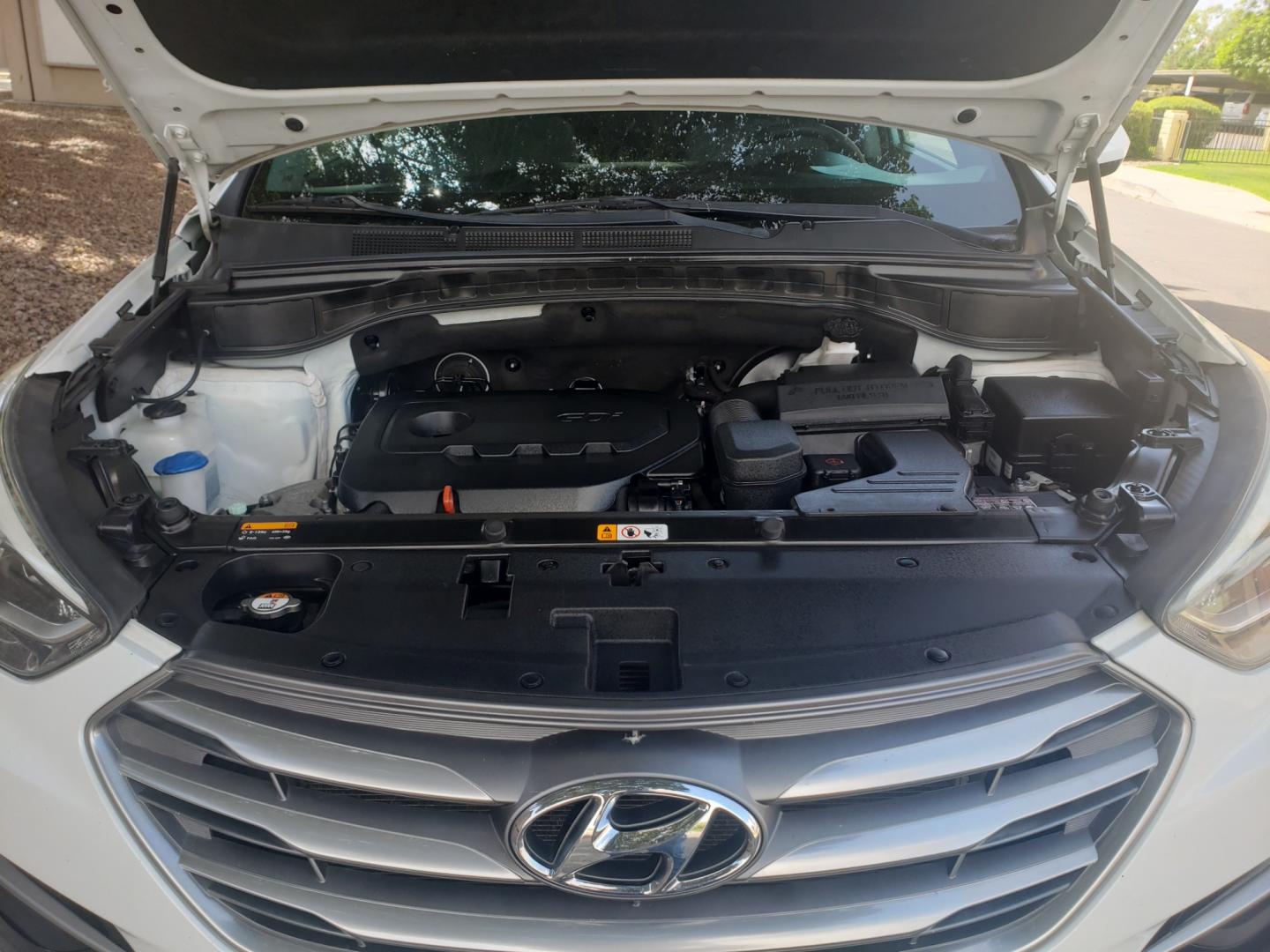 2017 WHITE /gray and black Hyundai Santa Fe SE sport (5NMZT3LB6HH) with an 2.4L L4 DOHC 16V engine, 4-Speed Automatic transmission, located at 323 E Dunlap Ave., Phoenix, AZ, 85020, (602) 331-9000, 33.567677, -112.069000 - 2017 Hyundai Santa Fe Sport,........A Must See!! No accidents, Ice cold AC. The SUV is gorgeous inside and out. Power windows, Power door locks, Touch screen Stereo/CD Player, Phone sync, Bluetooth, Backup camera, Beautiful gray and black interior with gray cloth seats in near perfect condition, Inc - Photo#17